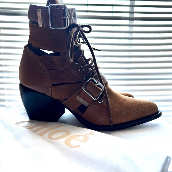 Chloé Suede Ankle Lace-Up Boots, Pointed-Toes, Block Heels, Lace-Up Closure - Picture 3 of 6